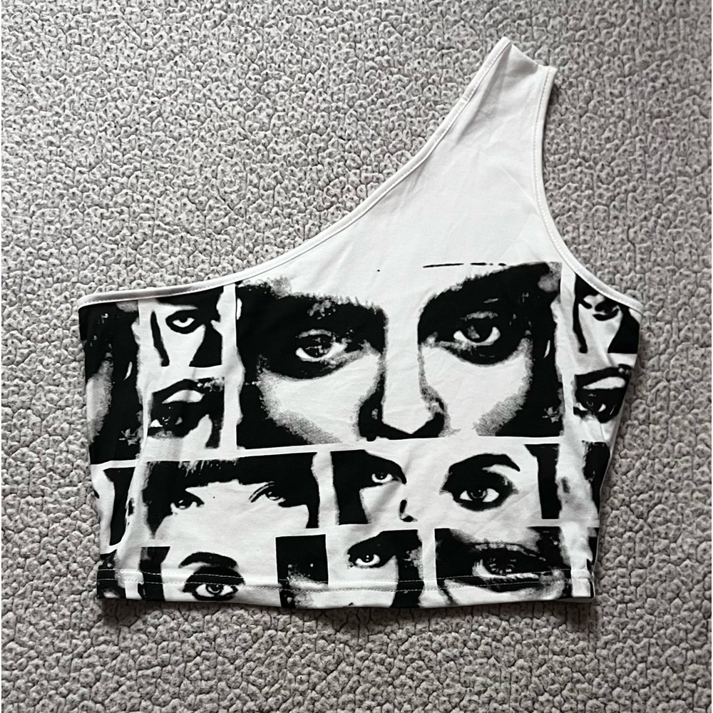 𖧷Hey gurl hey! SHEIN Y2K Cropped One Shoulder Top! Color:White,Condition:New𖧷